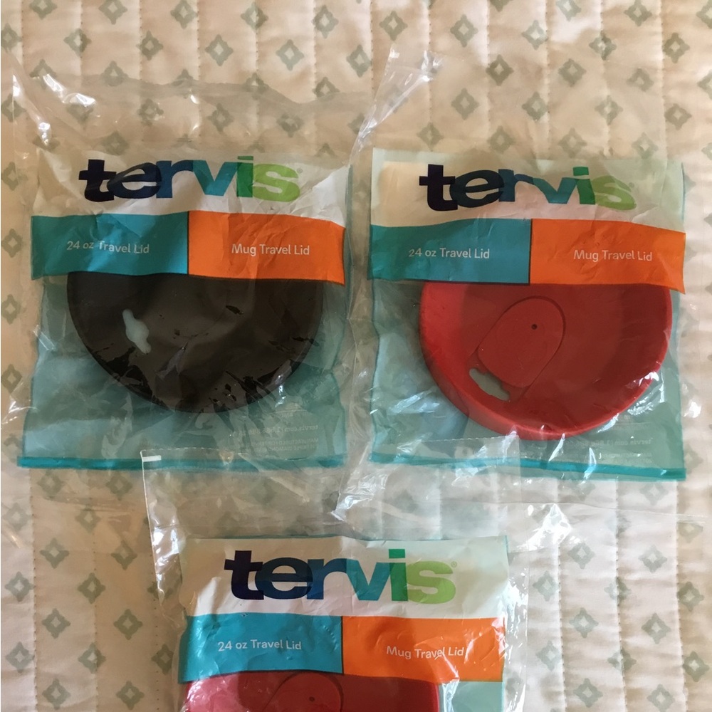 7 TERVIS 24 oz. Travel Lids. 4 Red, 1 Black,
1 Pink, 1 Navy blue. NEW NWT. - Picture 2 of 5
